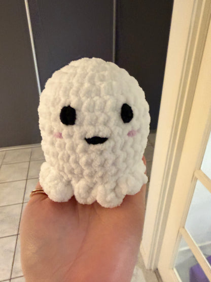 Blushing Ghost Crochet Plush 👻🩷