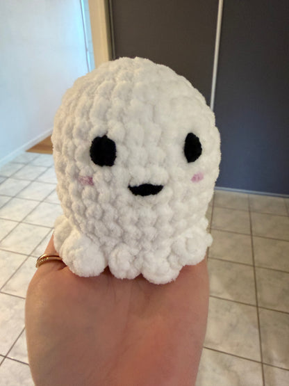 Blushing Ghost Crochet Plush 👻🩷