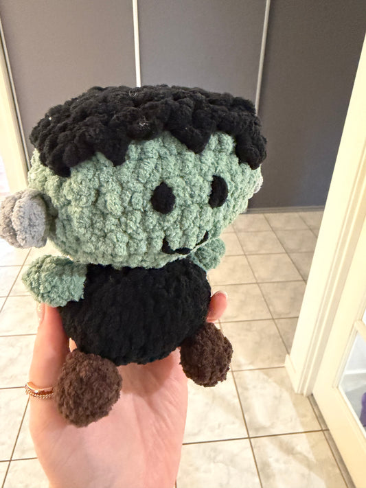 Frankenstein Plush 💚🖤
